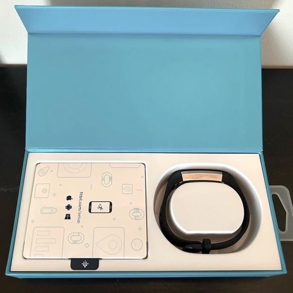 Fitbit Alta HR - Picture 2 of 5